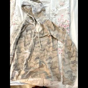 Cute Camo short outfit 🤎💚